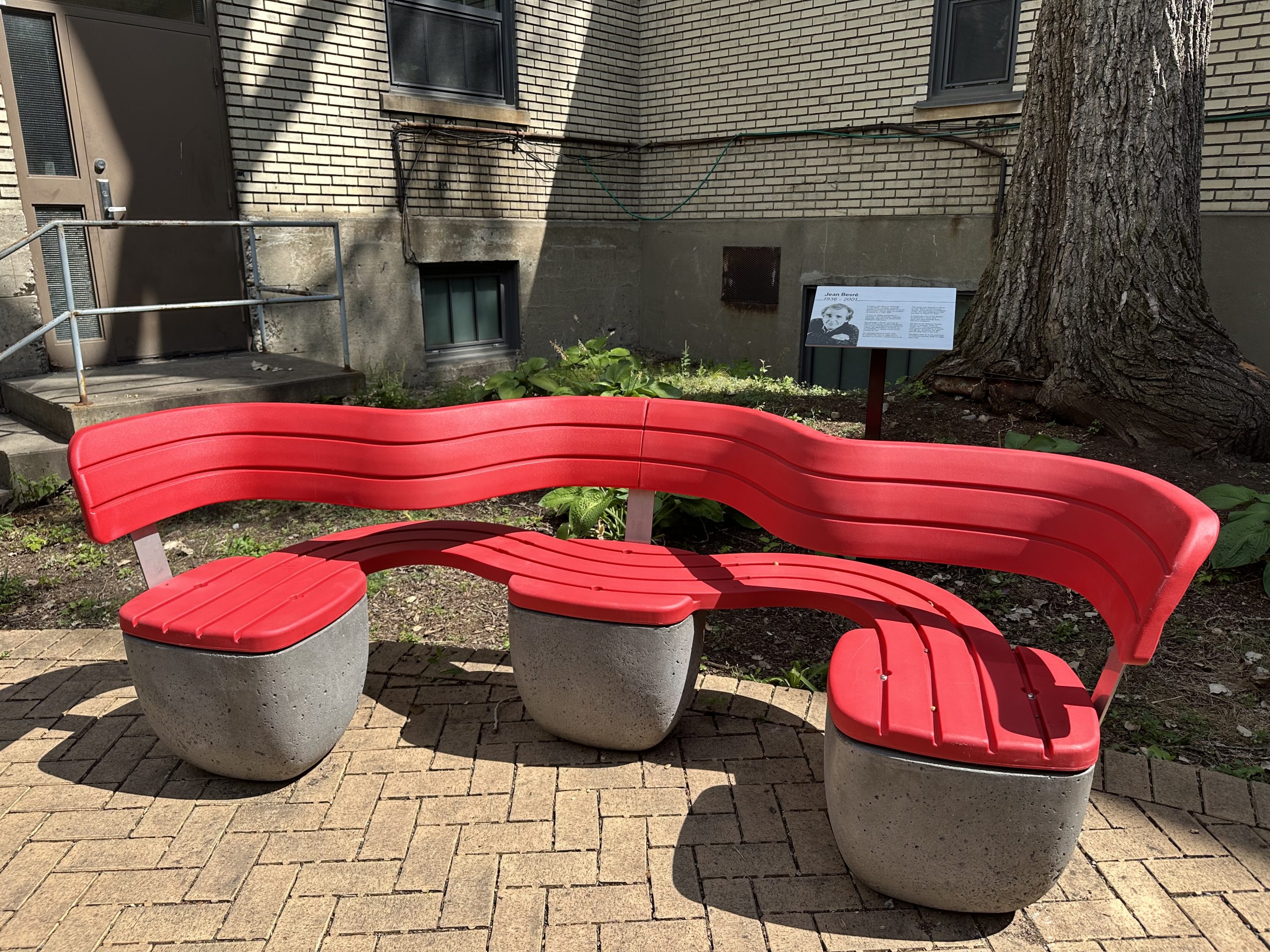 Un banc pour faire vivre la mémoire de Jean Besré